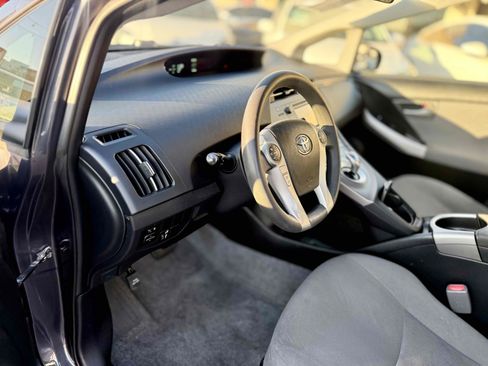 Used 2015 Toyota Prius Two FWD image 16