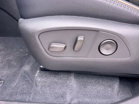 New 2026 Chevrolet Traverse High Country image 13