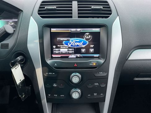 Used 2015 Ford Explorer XLT w/ Equipment Group 202B image 27