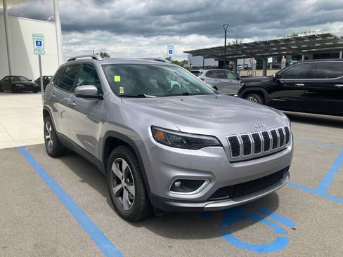 Used 2019 Jeep Cherokee Limited AWD/4WD image 3