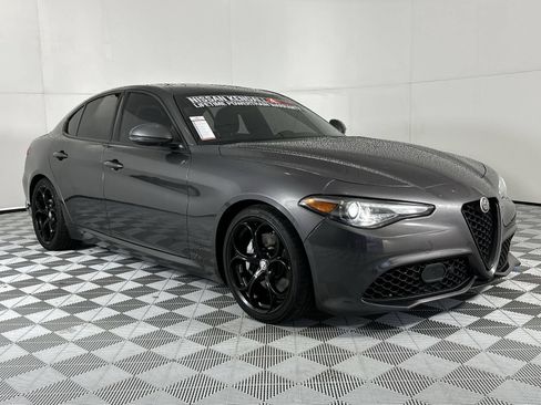 Used 2023 Alfa Romeo Giulia Sprint RWD image 2