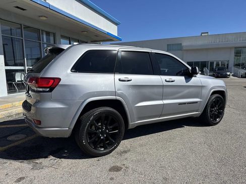 Used 2020 Jeep Grand Cherokee Altitude image 8