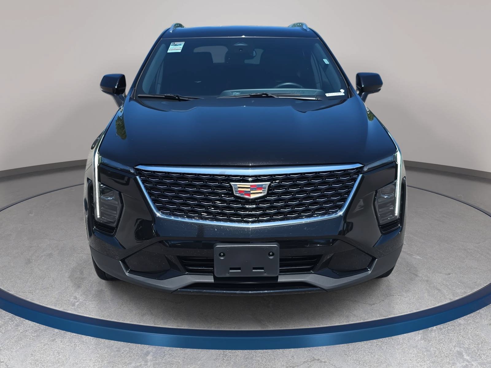 Used 2025 Cadillac XT4 Premium Luxury FWD image 2