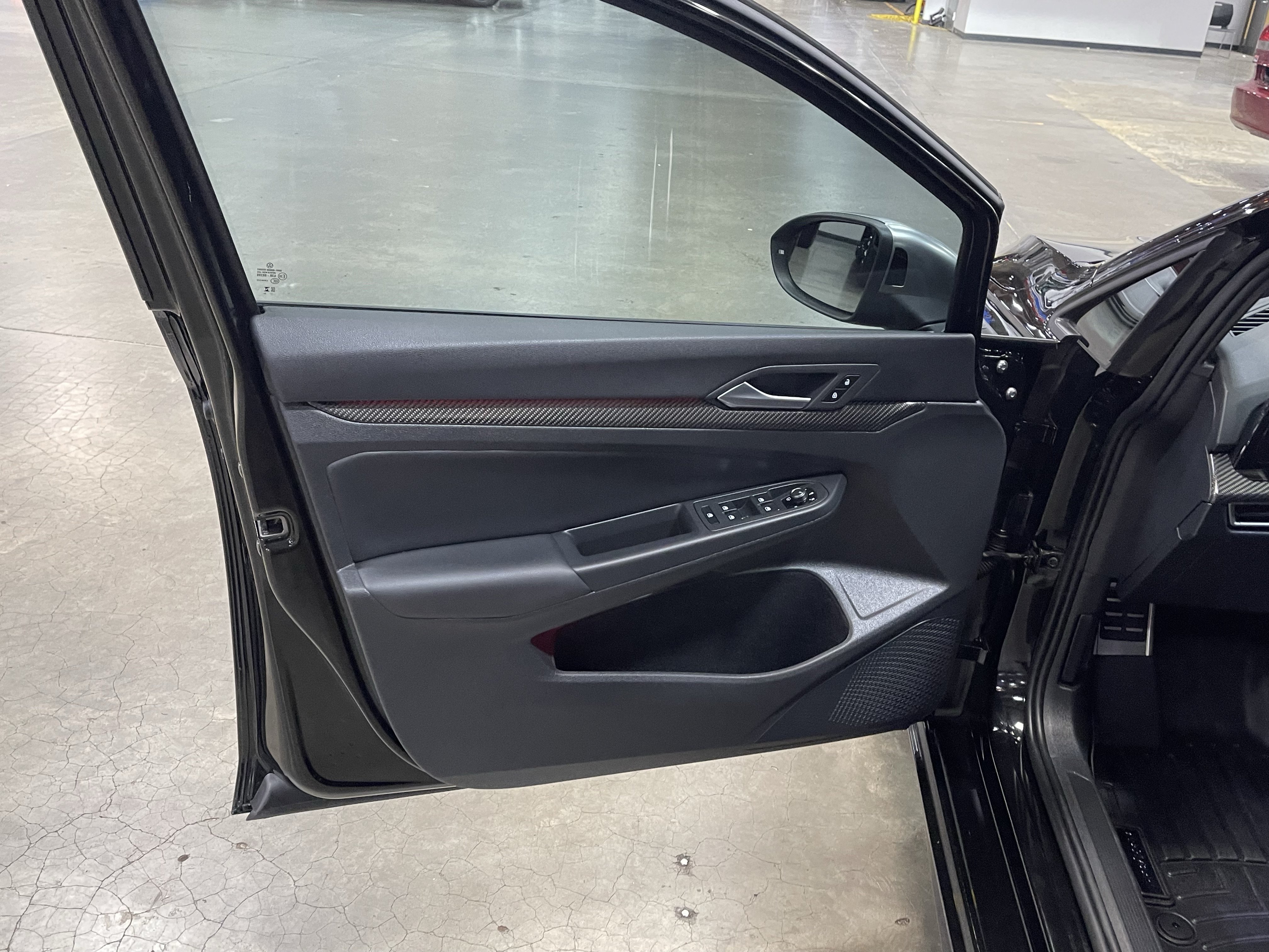 Used 2024 Volkswagen Golf R AWD/4WD image 17