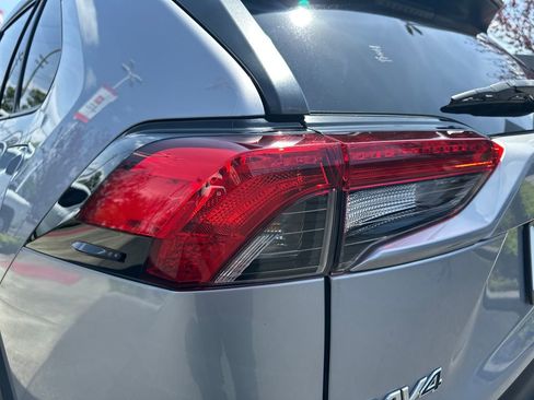 Used 2019 Toyota RAV4 XLE FWD image 10