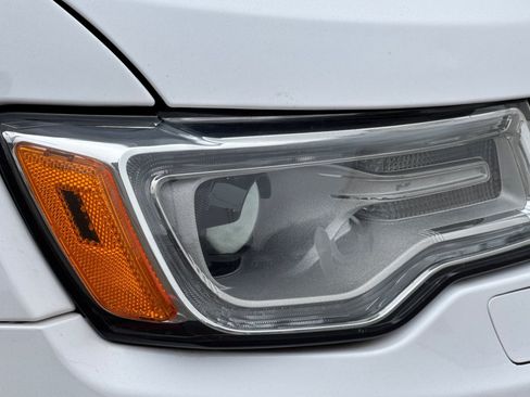 Used 2018 Jeep Grand Cherokee Summit w/ Platinum Series Group AWD/4WD image 11