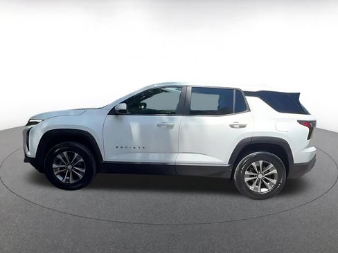 Used 2025 Chevrolet Equinox LT FWD image 9