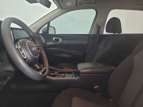 Used 2022 Kia Sorento LX image 17