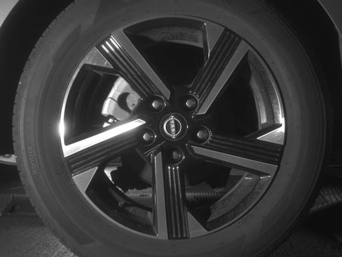 Used 2025 Nissan Sentra SV image 15