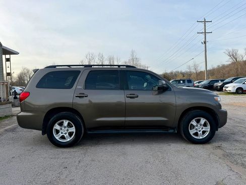 Used 2013 Toyota Sequoia SR5 w/ Premium Pkg RWD image 4