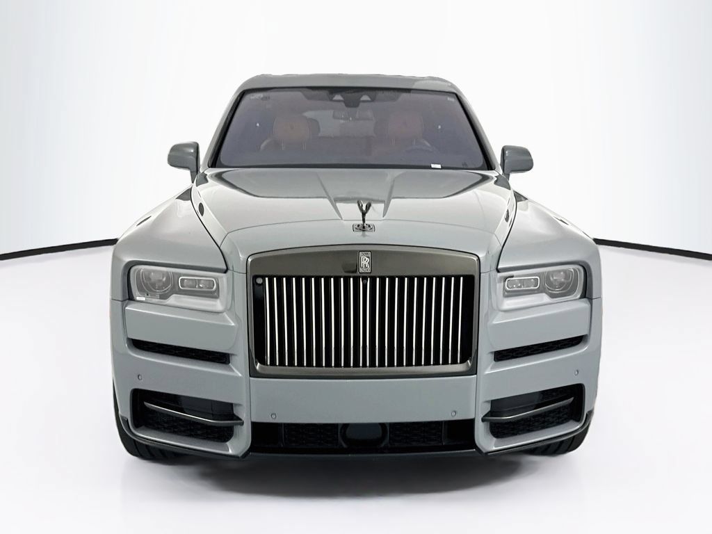 Used 2021 Rolls-Royce Cullinan Black Badge AWD/4WD image 2
