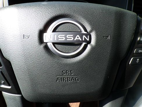 Used 2022 Nissan Frontier SV w/ Technology Package AWD/4WD image 30