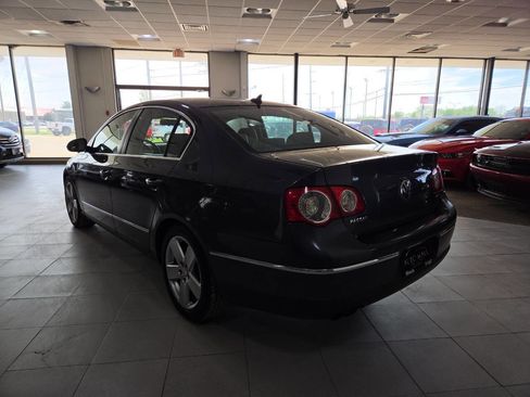 Used 2009 Volkswagen Passat Komfort FWD image 5