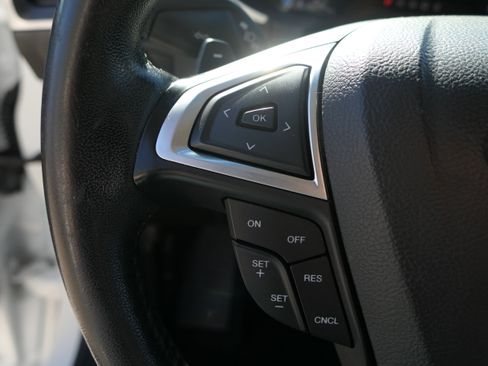 Used 2018 Ford Edge SEL FWD image 15