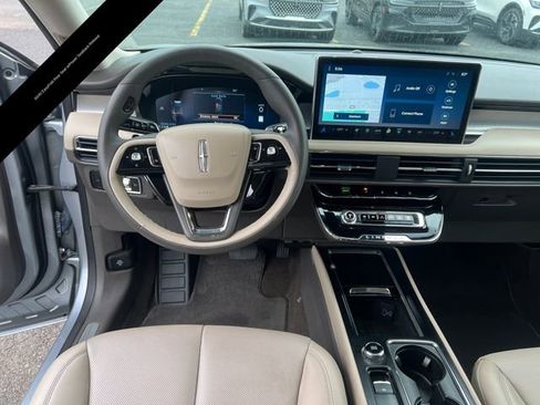 Used 2023 Lincoln Corsair AWD w/ Equipment Group 101A image 18