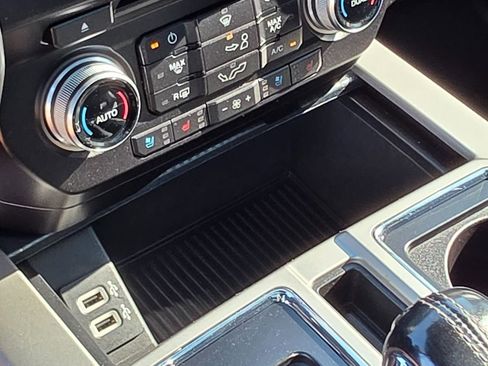 Used 2018 Ford F150 Lariat w/ Equipment Group 502A Luxury image 42