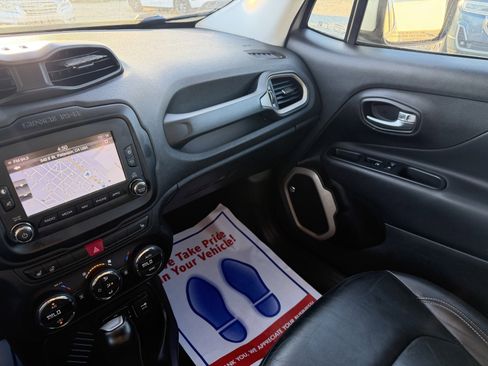 Used 2016 Jeep Renegade Limited image 16
