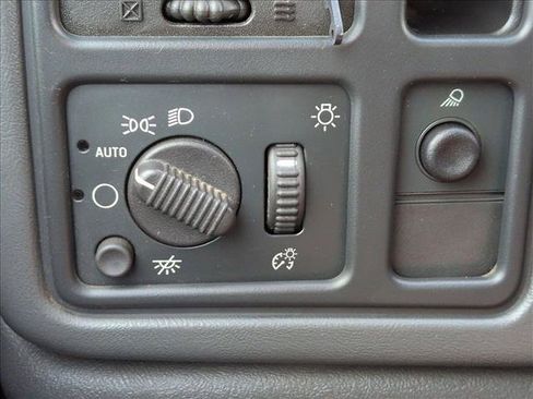 Used 2003 Chevrolet Silverado 1500 LS RWD image 16