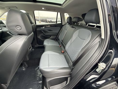 New 2026 Volkswagen Tiguan SE image 23