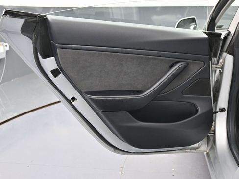 Used 2018 Tesla Model 3 Long Range image 41