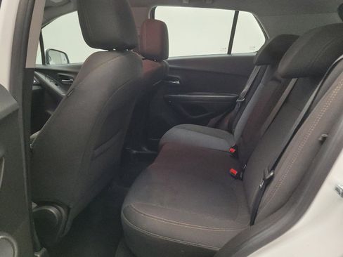 Used 2021 Chevrolet Trax LS FWD image 18
