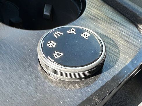 Certified 2023 Nissan Rogue SV w/ SV Premium Package image 37