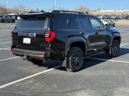 New 2025 Toyota 4Runner SR5 image 3
