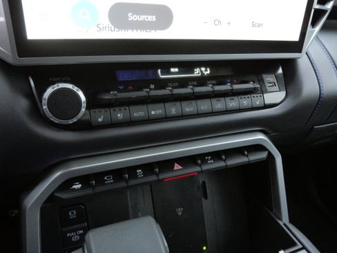 Certified 2025 Toyota Sequoia Platinum image 24