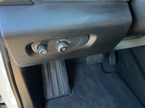 Certified 2023 Chevrolet Traverse LT image 26