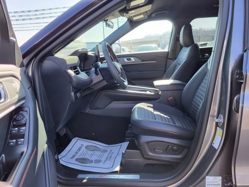 New 2026 Ford Explorer ST-Line w/ ST-Line Street Pack image 13