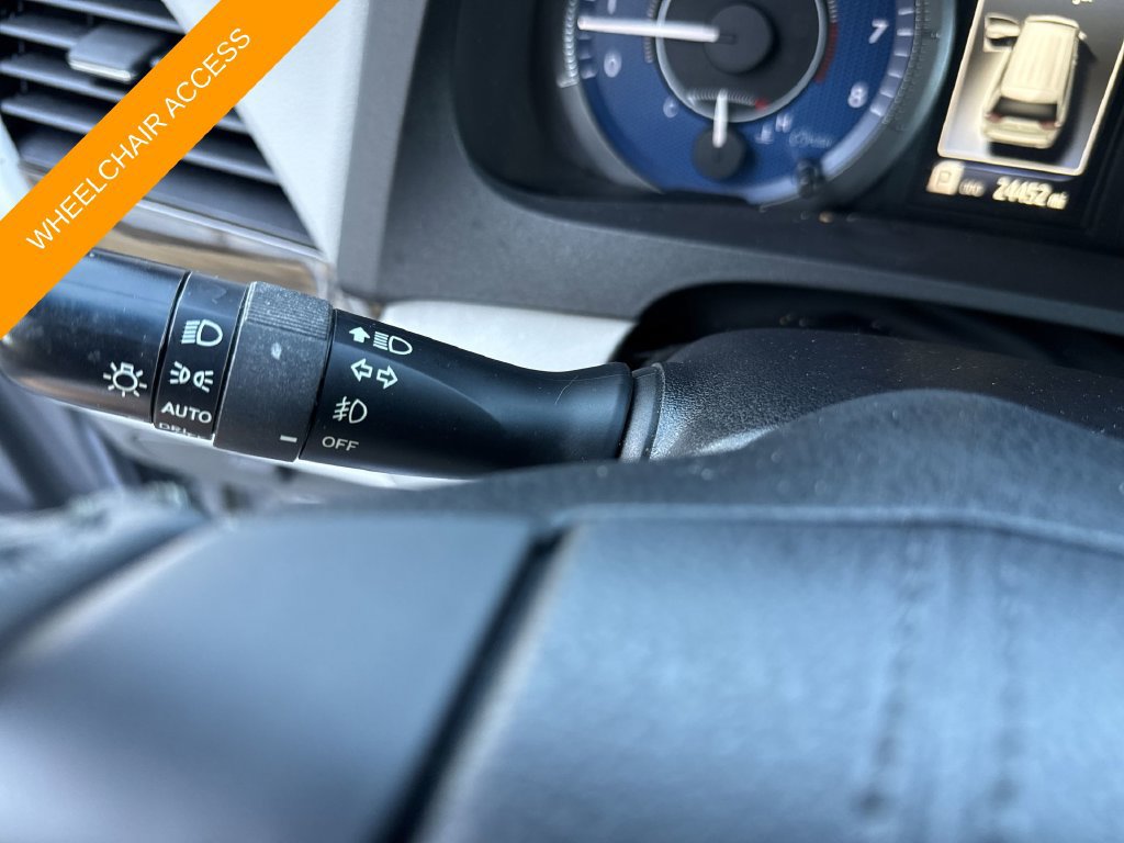 Used 2017 Toyota Sienna XLE Premium FWD image 21