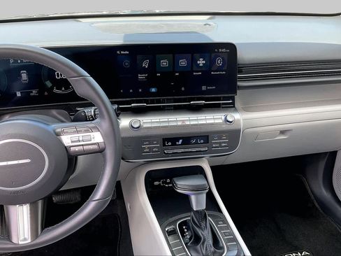 Used 2025 Hyundai Kona SEL FWD image 7