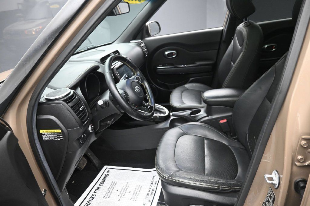 Used 2015 Kia Soul + w/ Primo Package FWD image 9