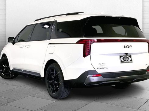 New 2025 Kia Carnival SX Prestige image 3