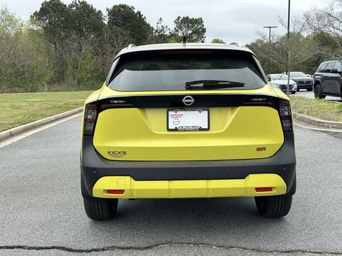 New 2026 Nissan Kicks SR FWD image 7