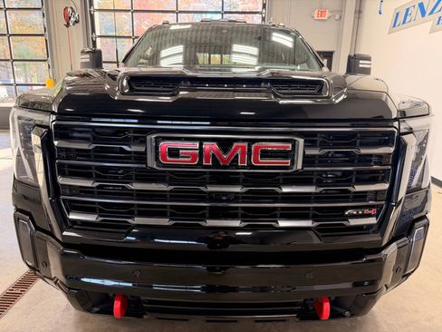 Used 2024 GMC Sierra 2500 AT4 w/ AT4 Premium Plus Package image 3