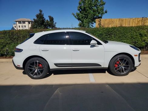 Used 2024 Porsche Macan S AWD/4WD image 9