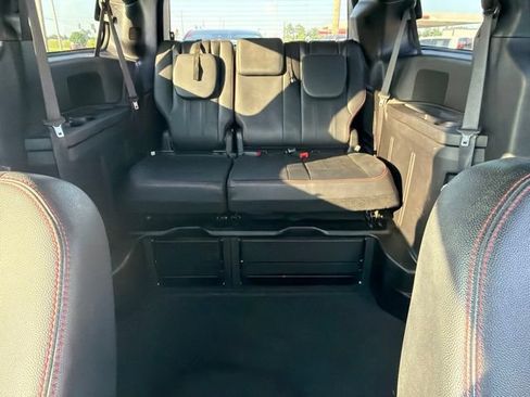 Used 2019 Dodge Grand Caravan GT FWD image 23