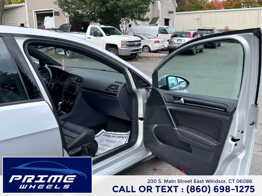 Used 2015 Volkswagen GTI SE w/ Lighting Package (SEL) FWD image 16