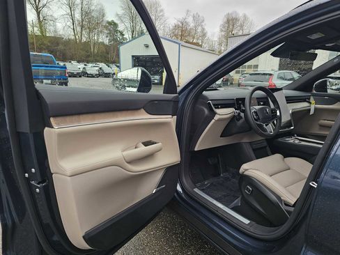 New 2026 Volvo EX90 Ultra image 21