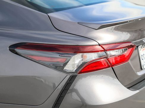 Certified 2022 Toyota Camry SE image 10