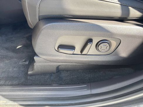 Used 2026 Kia Carnival FWD image 23