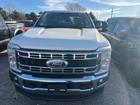 New 2026 Ford F250 XLT w/ FX4 Off-Road Package image 2