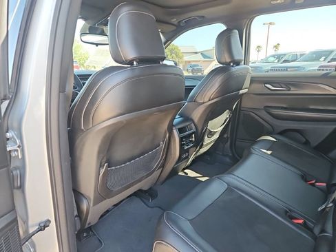 Certified 2023 Jeep Grand Cherokee Altitude AWD/4WD image 16