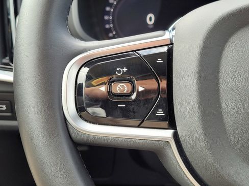 Certified 2025 Volvo V90 B6 Cross Country Plus image 19