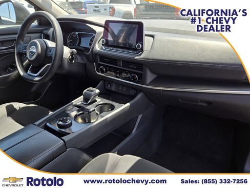 Used 2024 Nissan Rogue S AWD/4WD image 9