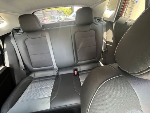 Used 2025 Chevrolet Trax LT FWD image 32