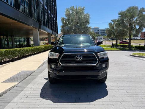 Used 2017 Toyota Tacoma SR RWD image 9