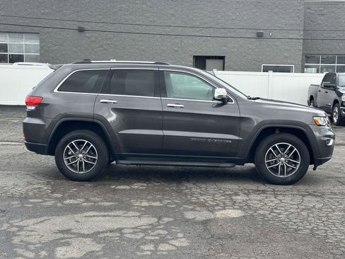 Used 2018 Jeep Grand Cherokee Limited image 2