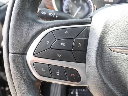 Used 2022 Chrysler Pacifica Pinnacle AWD/4WD image 22